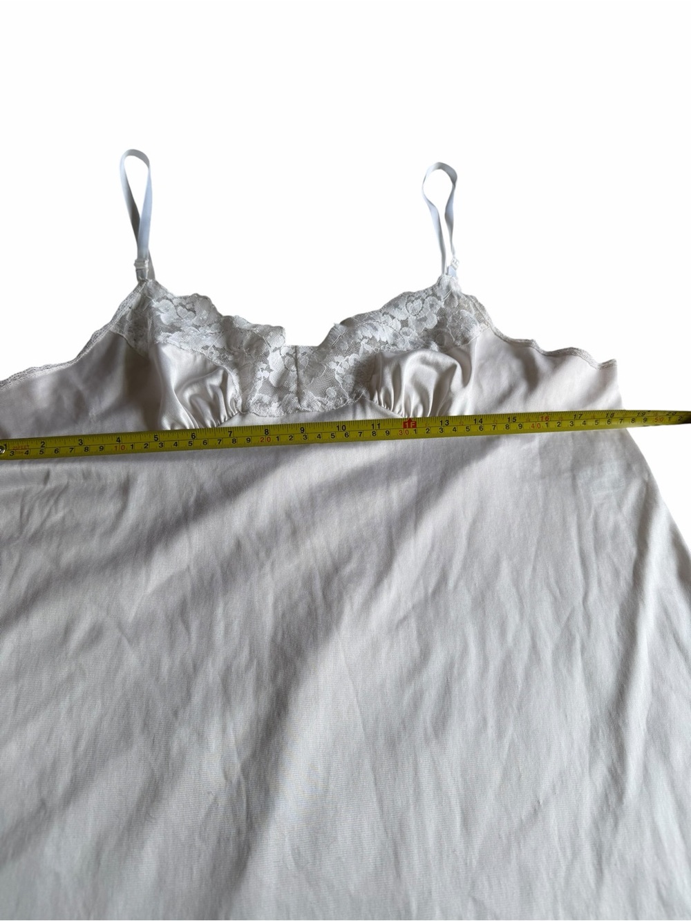 🌟vassarette Vintage Bundle of 2 Lace-Trim Camisole Slip Set in Ivory and Cream - Picture 9 of 12